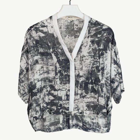 Helmut Lang White & Black Abstract Crepe Cropped Dolman-Sleeve Blouse - Picture 1 of 9